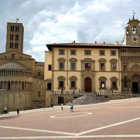 La Casina Di Ivonne Arezzo Centro Apartment Bagian luar foto