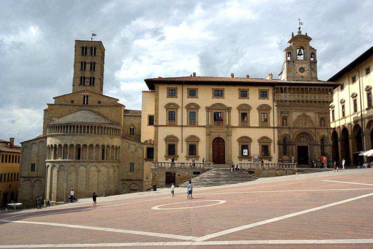 La Casina Di Ivonne Arezzo Centro Apartment Bagian luar foto